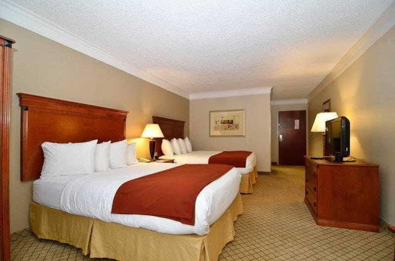 Baymont By Wyndham Madisonville Quarto foto