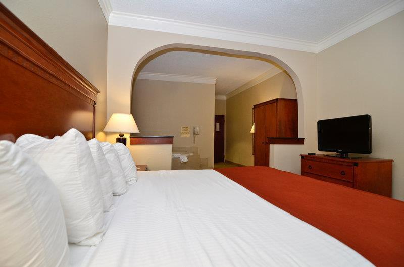 Baymont By Wyndham Madisonville Quarto foto